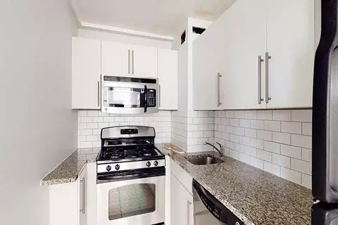 301 W Armour Blvd, Kansas City, MO 64111