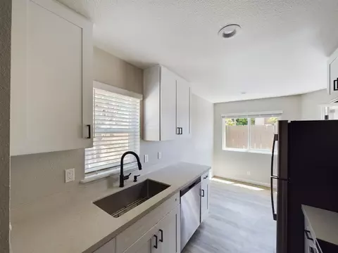 185 Saxony Rd, Encinitas, CA 92024 photo 11