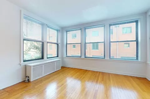 5337 S Hyde Park Blvd, Chicago, IL 60615