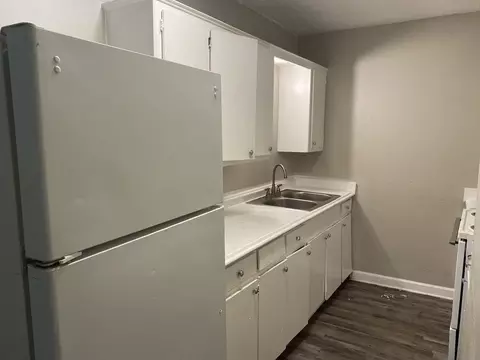 8221 Scyene Rd, Dallas, TX 75227