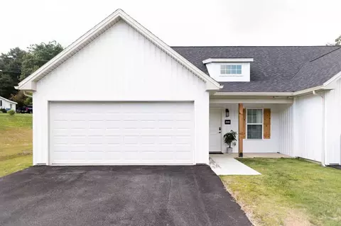 Emma Lane, York, PA 17406