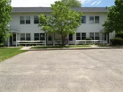 871 Elm St, Holly, MI 48442 photo 2