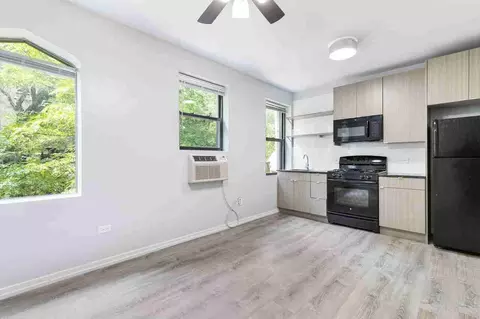 4875 N Magnolia Ave, Chicago, IL 60640