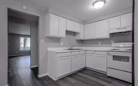 1900 Sunny Ct, Columbus, OH 43229