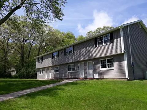 20 Carriage House Dr, Storrs, CT 06268