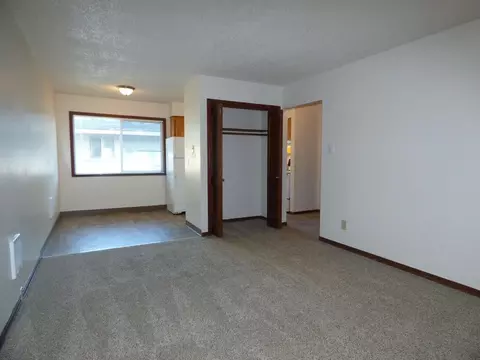 2131 Center St NE, Salem, OR 97301