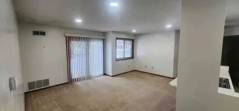 4534 4536 Douglas Ave #4532-4534, Des Moines, IA 50310 photo 4