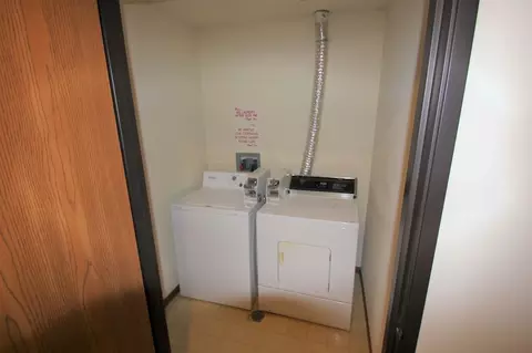 4534 4536 Douglas Ave #4532-4534, Des Moines, IA 50310 photo 2