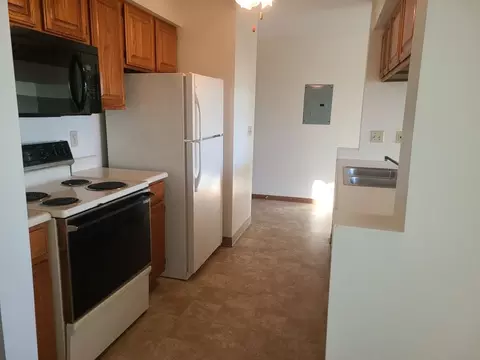 4534 4536 Douglas Ave #4532-4534, Des Moines, IA 50310