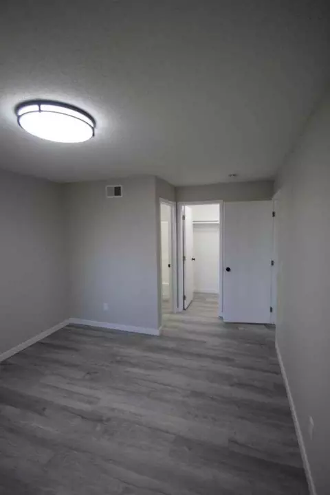 4534 4536 Douglas Ave #4532-4534, Des Moines, IA 50310 photo 3