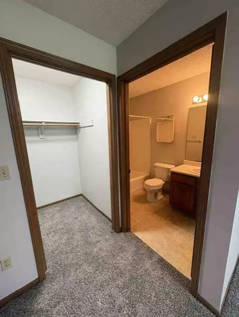 4534 4532 4534 4536 Douglas Ave, Des Moines, IA 50310 photo 7