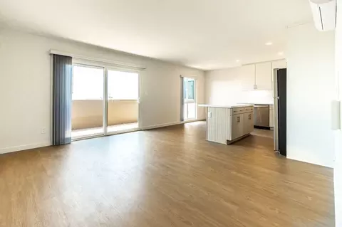 390 Stratford Ct, Del Mar, CA 92014