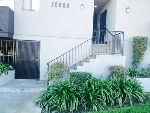 10800 Palms Blvd, Los Angeles, CA 90034