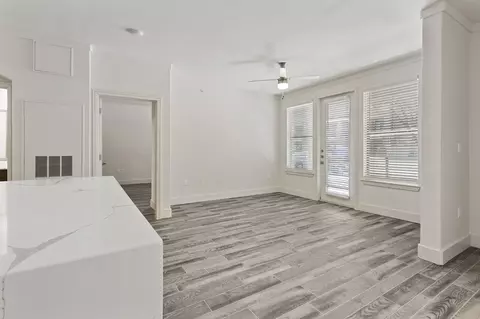 2001 Park Hill Dr, Fort Worth, TX 76110 photo 7
