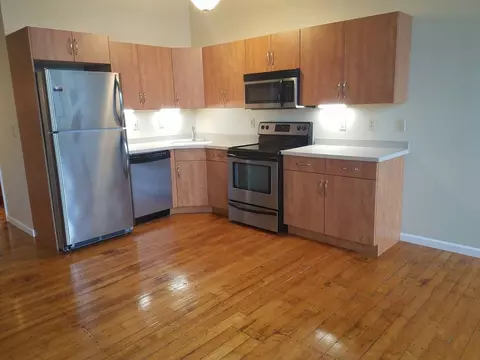 75 Wamsutta St, New Bedford, MA 02740