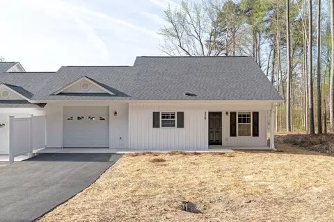 32 W Third Ave, Alberta, VA 23821