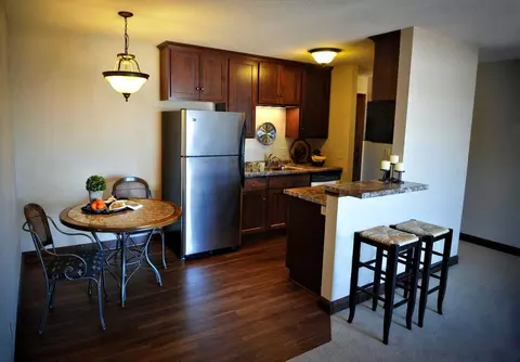 246 Morse Ave, Excelsior, MN 55331