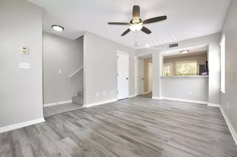 610 SW 11th Ln, Gainesville, FL 32601