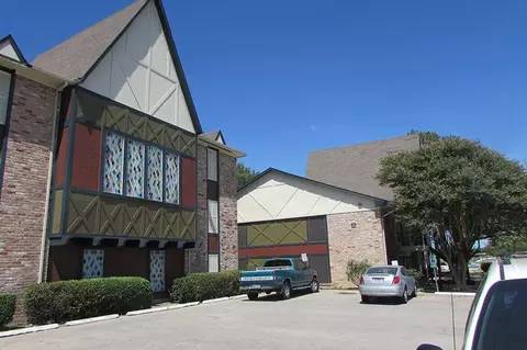 1631 Aquarena Springs Dr, San Marcos, TX 78666
