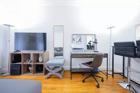 200 E 11th St, New York, NY 10003