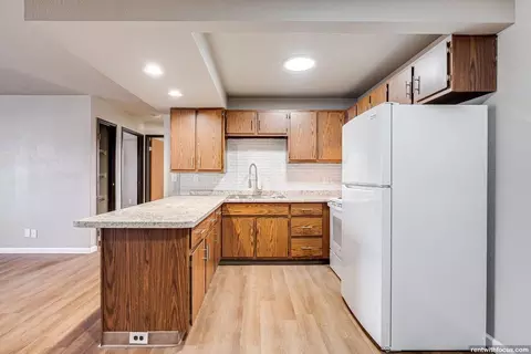 333 Southtowne Dr #211-333, South Milwaukee, WI 53172