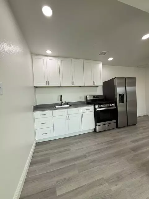 9081 9195 Cerritos Ave, Anaheim, CA 92804