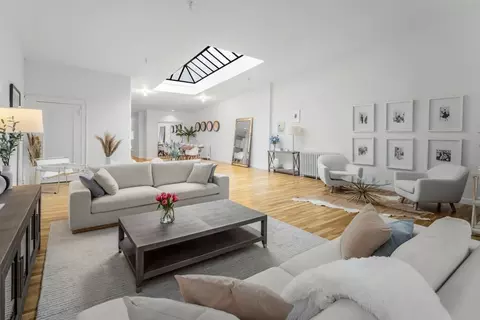 141 E 33rd St, New York, NY 10016