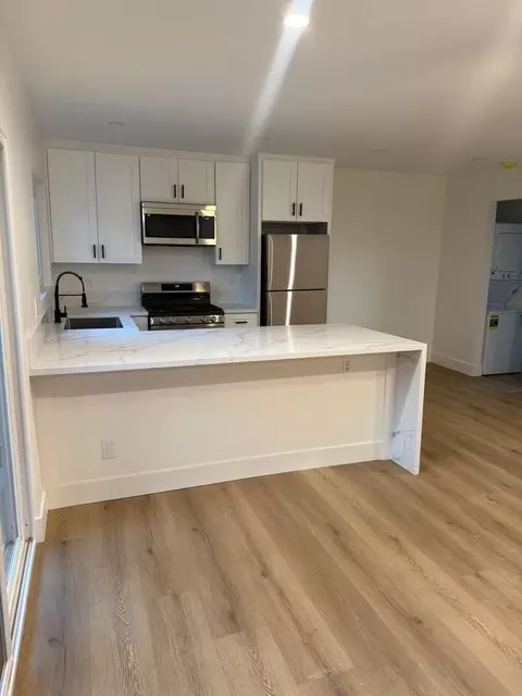 1941 Thomas Ave, San Diego, CA 92109 photo 8