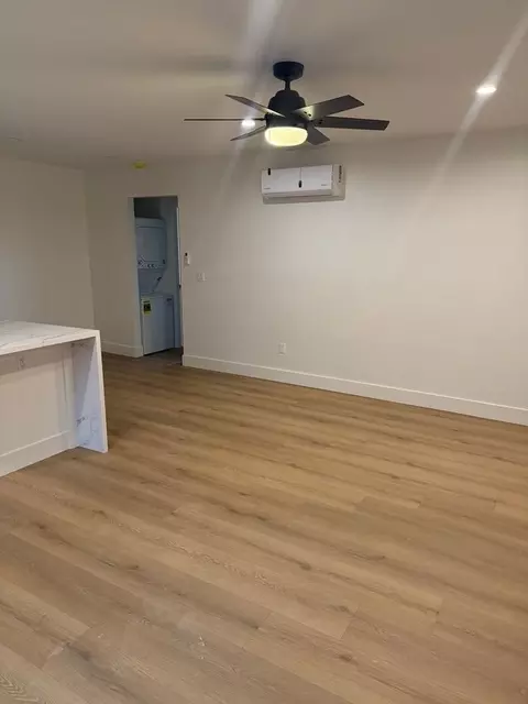 1941 Thomas Ave, San Diego, CA 92109 photo 2