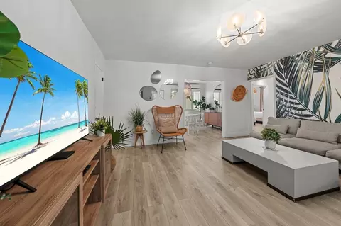 1504 Bay Rd, Miami Beach, FL 33139