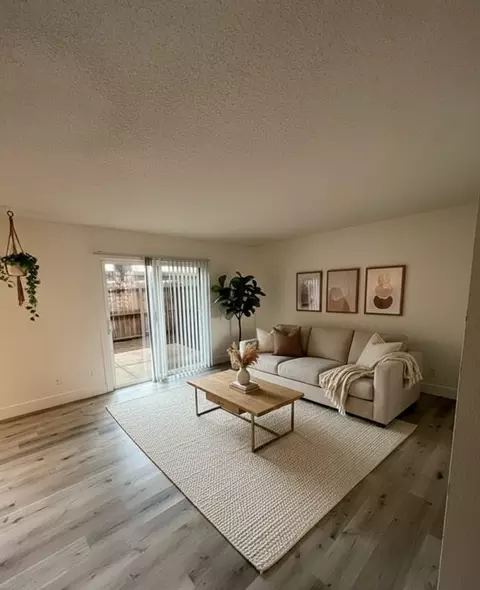 5311 College Oak Dr, Sacramento, CA 95841