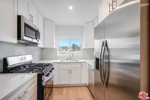 11675 Darlington Ave, Los Angeles, CA 90049
