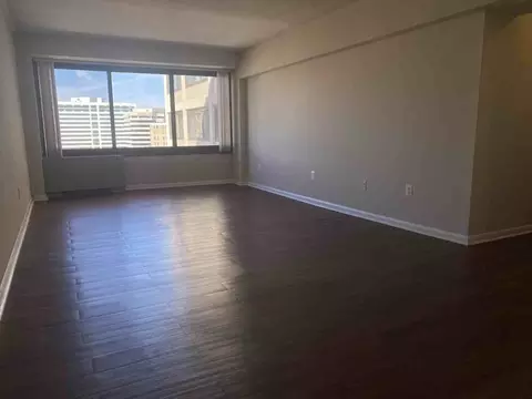 816 Easley St, Silver Spring, MD 20910 photo 2