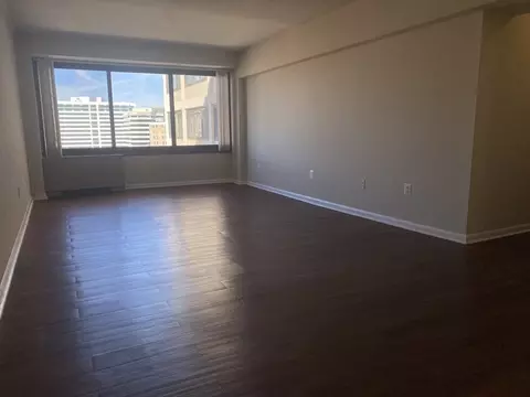816 Easley St, Silver Spring, MD 20910 photo 2