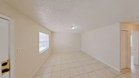 923 E Poinsettia Ave, Tampa, FL 33612