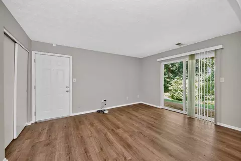 6540 Murray Ave, Cincinnati, OH 45227