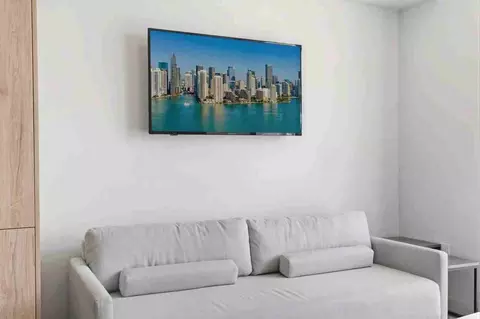 11 NE 6th St, Miami, FL 33132