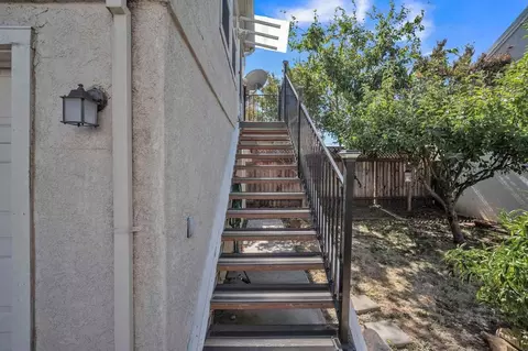 5252 Trophy Dr, Fairfield, CA 94534