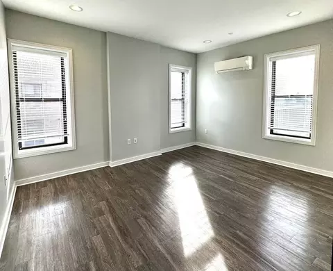 82 Franklin St, Worcester, MA 01608
