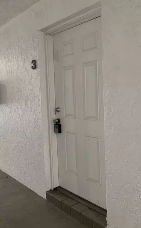 5875 SW 41st St, Davie, FL 33314