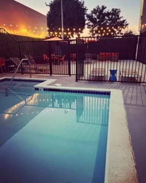 5505 Zelzah Ave, Los Angeles, CA 91316