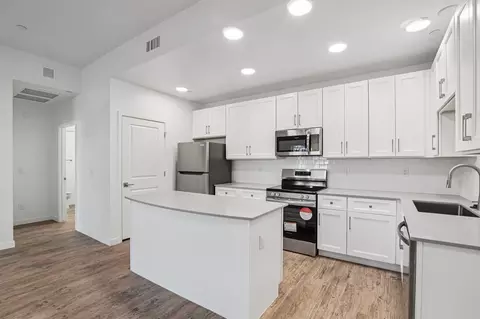 W Williams Dr, Phoenix, AZ 85027
