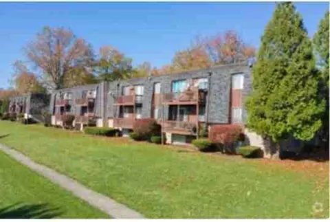1400 Herbert Dr, Lorain, OH 44053