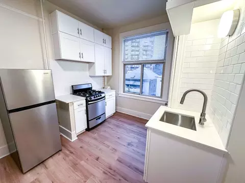 1412 Summit Ave, Seattle, WA 98122