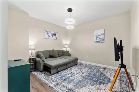 140 Pearl St, Chelsea, MA 02150
