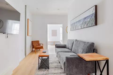 200 E 11th St, New York, NY 10003
