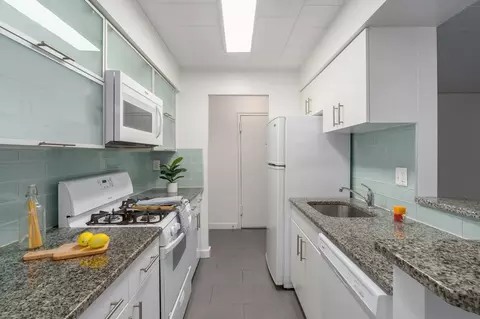 6725 Ridge Ave, Philadelphia, PA 19128