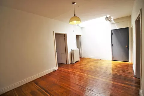 22 E Mount Vernon Pl, Baltimore, MD 21202 photo 4