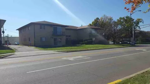 5911 W 25th St, Speedway, IN 46224