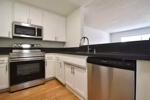12249 Oxnard St, Los Angeles, CA 91606